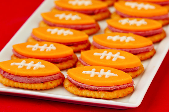 Football+cheese+crackers+superbowl+appetizer+recipe.jpg