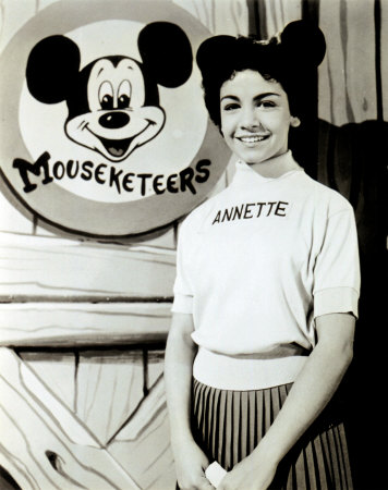 039_63371Annette-Funicello-Posters.jpg