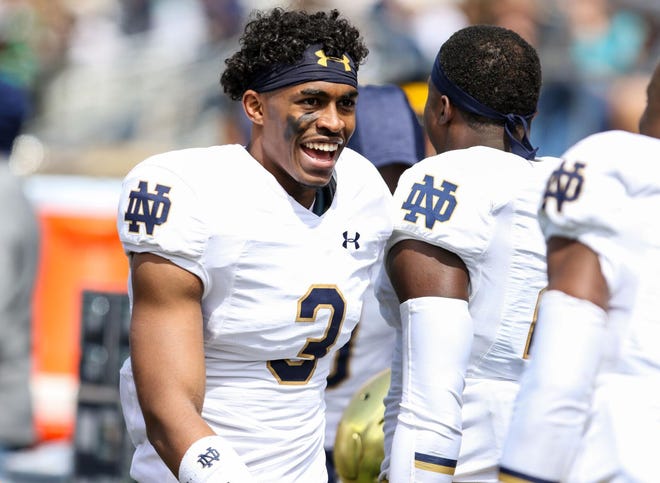 Since safety Houston Griffith entered the transfer portal earlier this month, Notre Dame head coach Brian Kelly and new defensive coordinator Marcus Freeman have been working to convince Griffith to say at Notre Dame, a source told the Tribune.