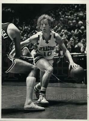 1978-Press-Photo-Syracuse-University-Basketball-Player-Hal.jpg