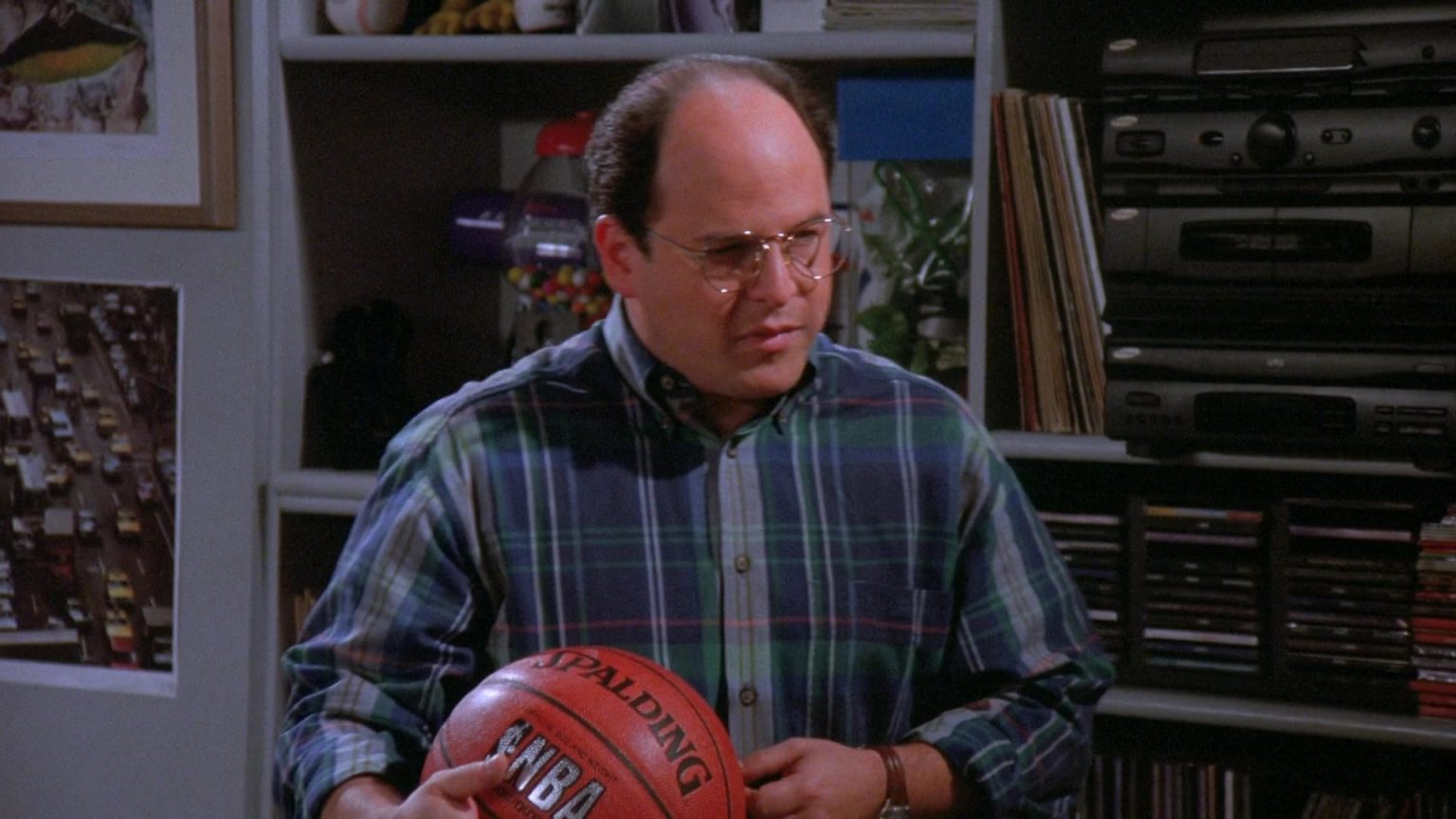 Spalding-x-NBA-Basketball-Held-by-Jason-Alexander-as-George-Costanza-in-Seinfeld-Season-7-Epis...jpg