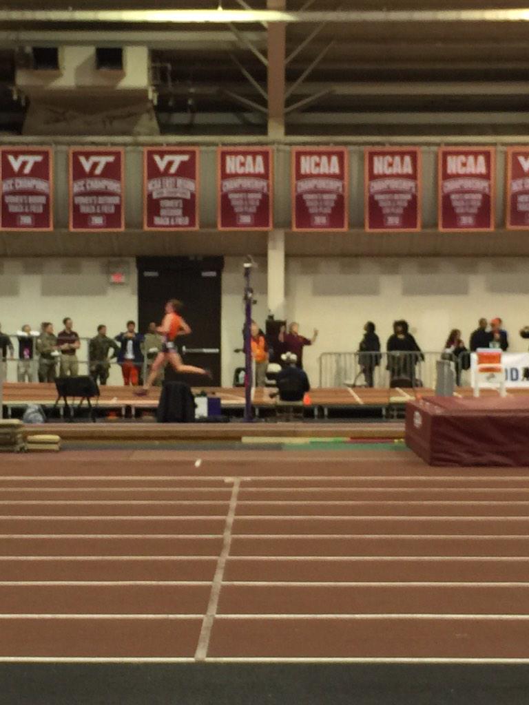 B-5IVA3VEAAOktA.jpg:large