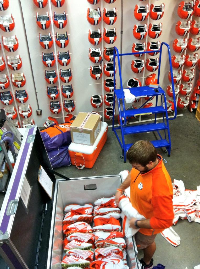 B0oqRoiIcAALG8E.jpg:large