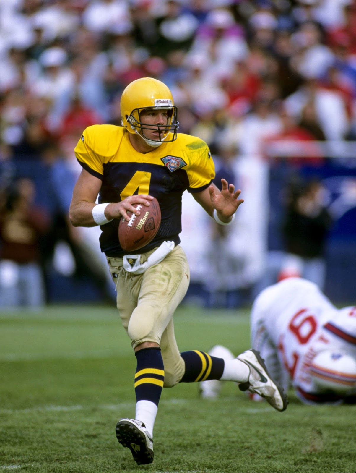 1994_throwbacks_brett-favre.jpg