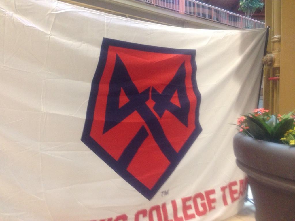 BwFJl1JIAAA_NAq.jpg:large