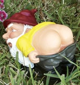 mooning+gnome.jpg