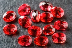 oval-rubies-cut-sparkling-black-stone-plate-47271168.jpg