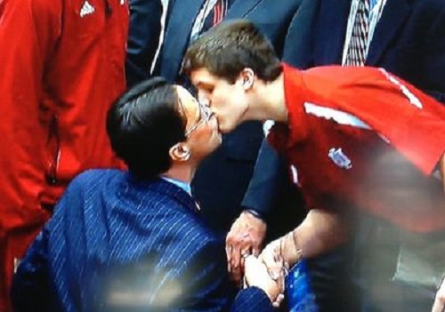 tom-crean-kiss.jpg