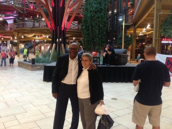 BwFOXVJCIAA2dQs.jpg:large