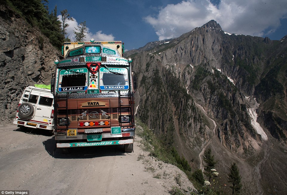 1408715217471_wps_15_ZOJILA_KASHMIR_INDIA_AUGU.jpg