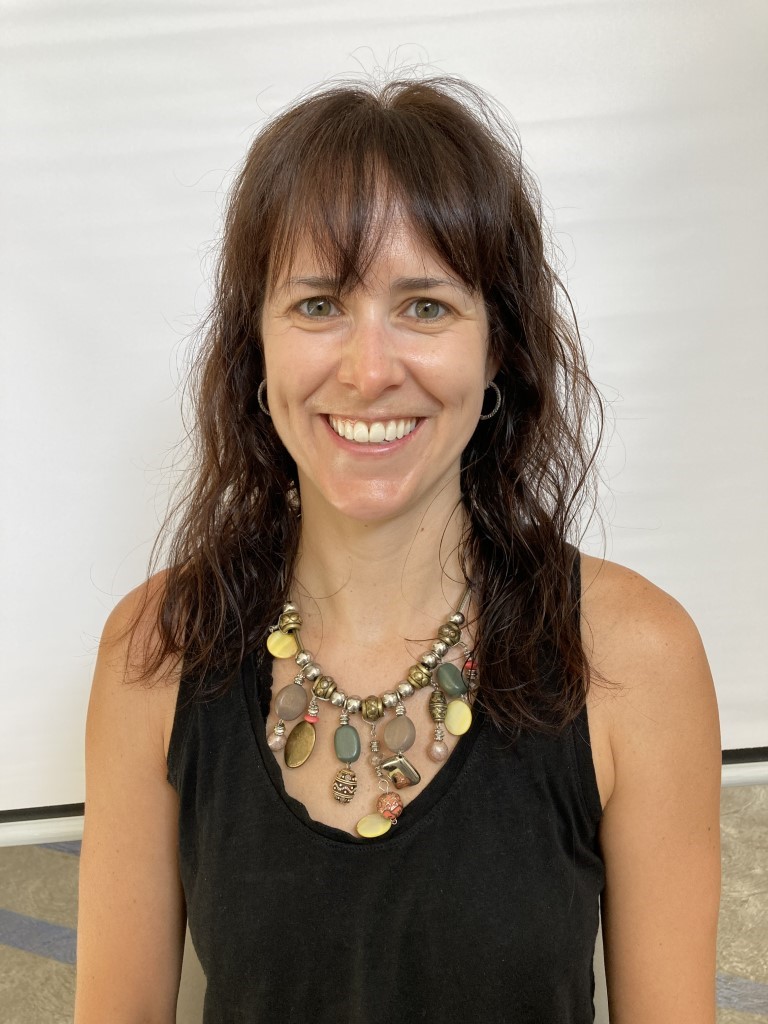Sara Ries headshot