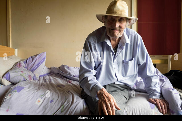 impoverished-bedridden-man-alderton-suffolk-uk-f7fdxw.jpg