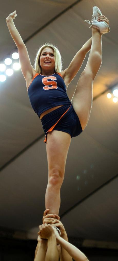 cheerleaders-of-the-sweet-16-syracuse-orangem-L-NLN3OX.jpeg