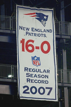 the-2007-new-england-patriots-went-16-0.png