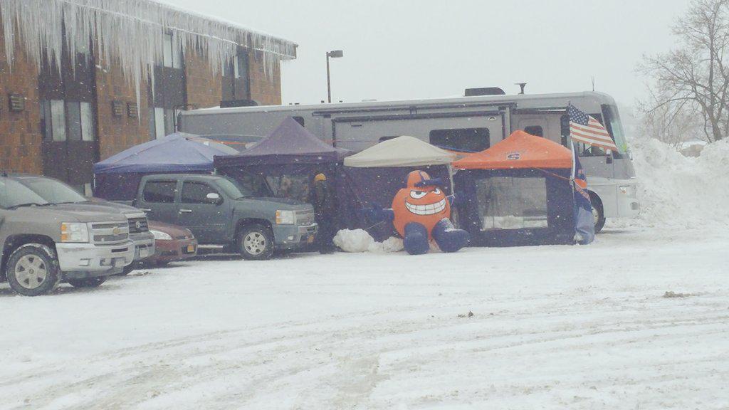 B91N3LZCcAQQTRq.jpg:large