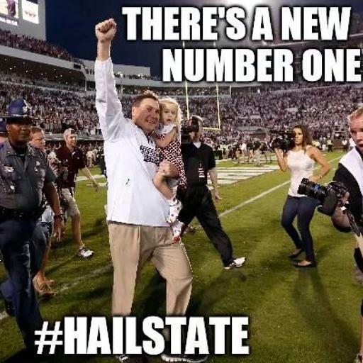 BzyuhJ1CMAQKf4y.jpg:large