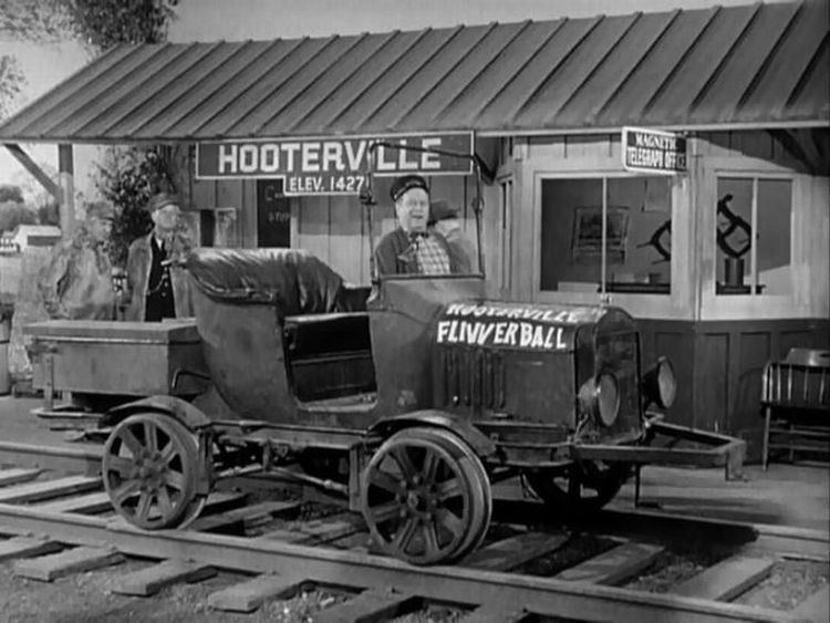 hooterville-da3cb045-7c59-4f37-8cb8-421e3b47b86-resize-750.jpeg