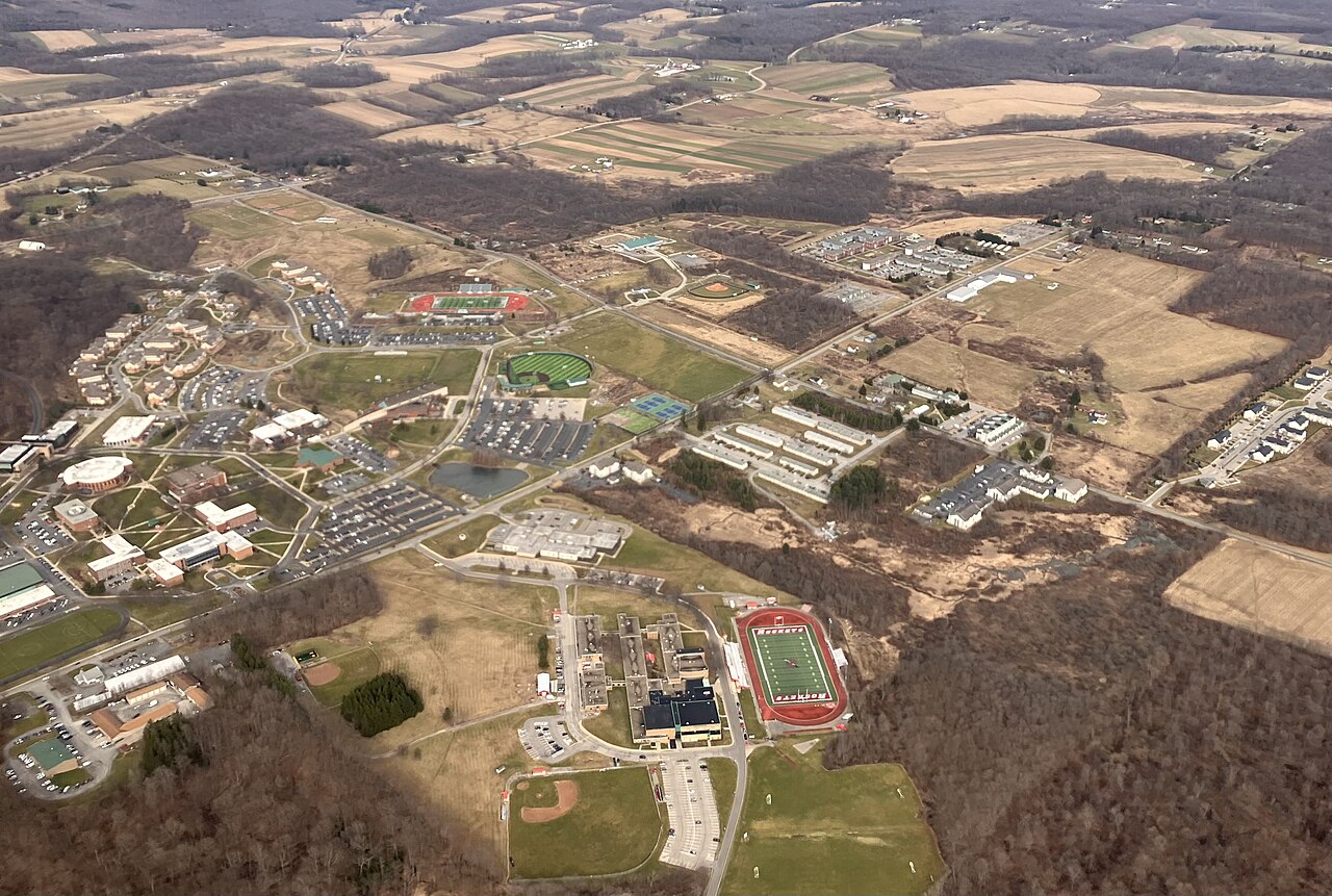 1280px-Slippery_Rock_University_aerial.jpg