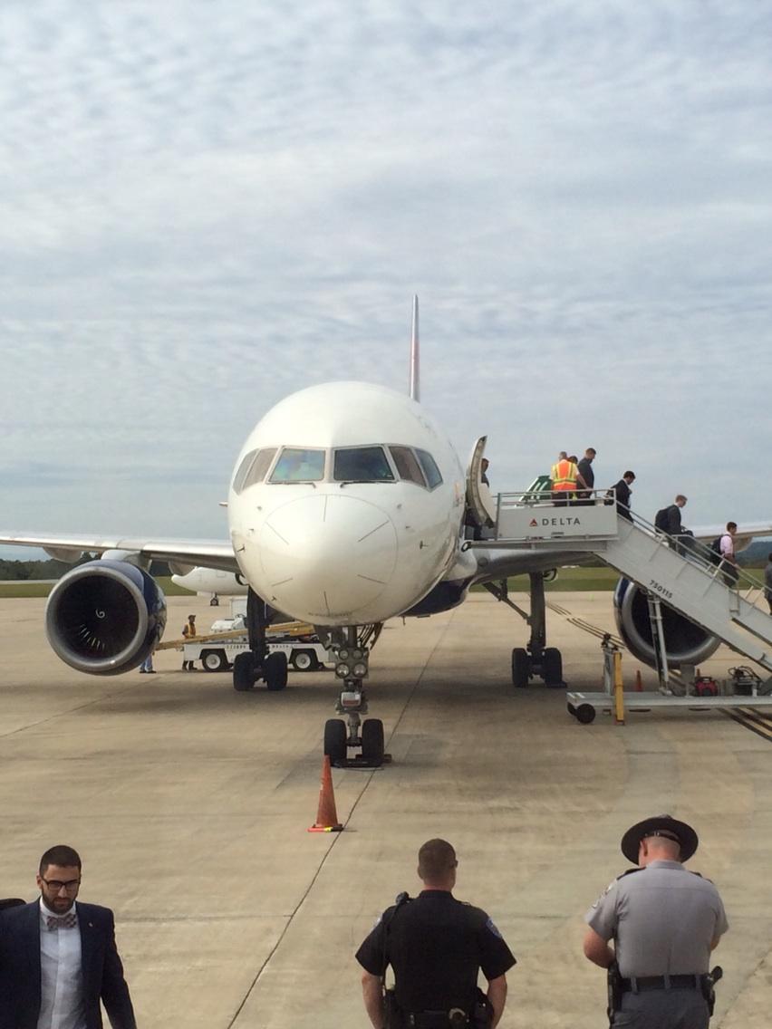 B0u5HdjIQAAnnoE.jpg:large