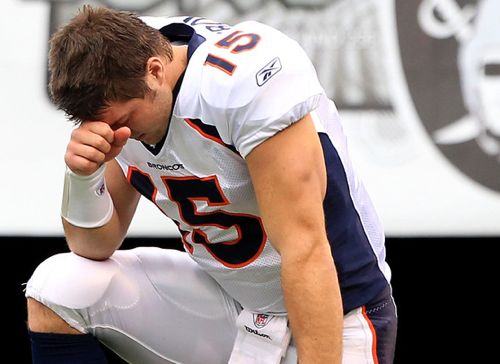 Tim-Tebow-Praying.jpg