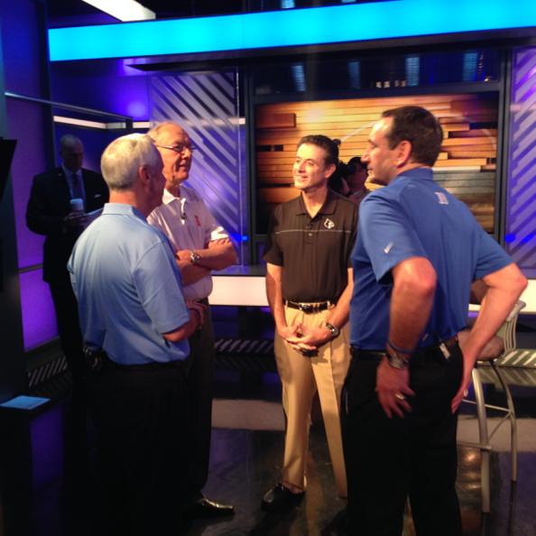 B1HIDwpIEAAAD8J.jpg:large