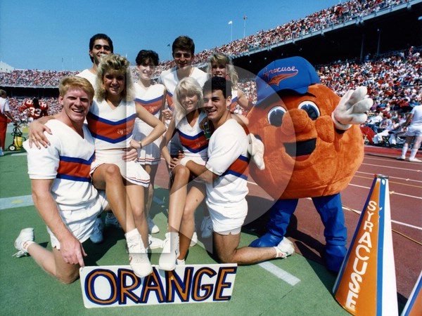 syracuse-university-traditions-otto-otto-with-cheerleaders-syr-t-o-00002xlg.jpg
