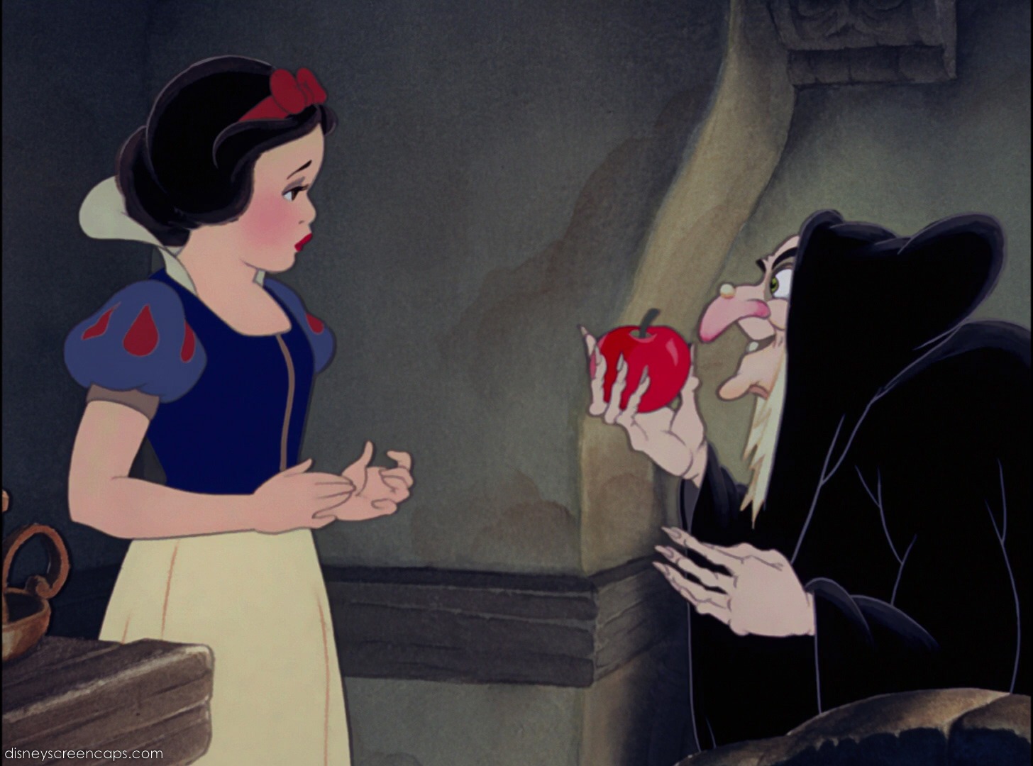 Snow_White_the_Witch_and_the_apple.jpg