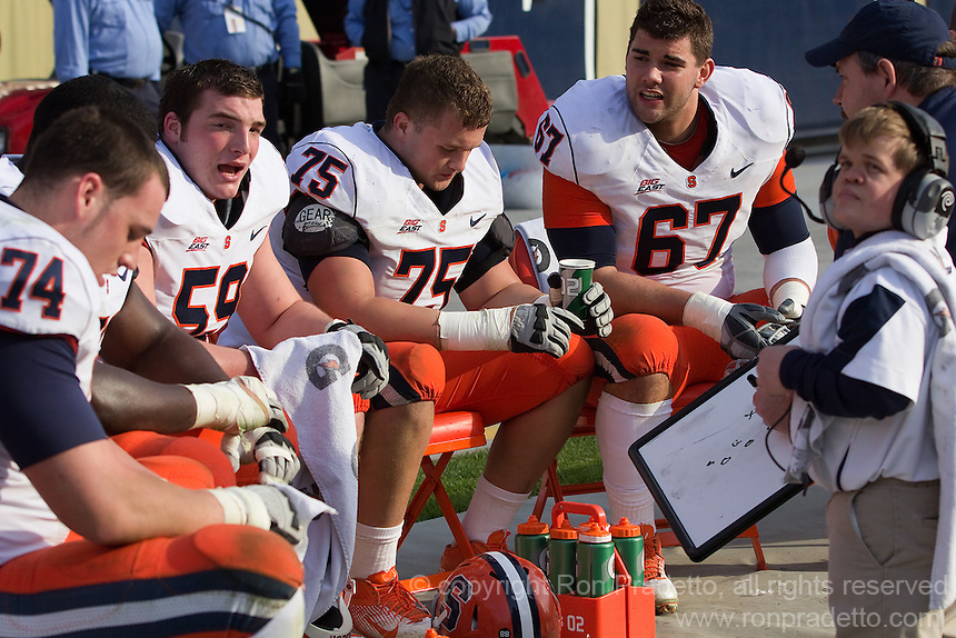 IMG-8742-Syracuse-offensive-line.jpg