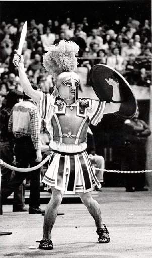 052104-gladiator-2jpg-ac9a0a493db4b55a.jpg
