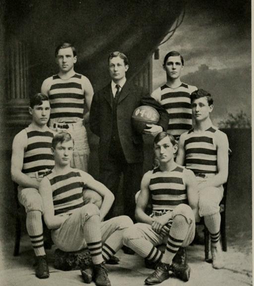 1904-1905%20Team.jpg