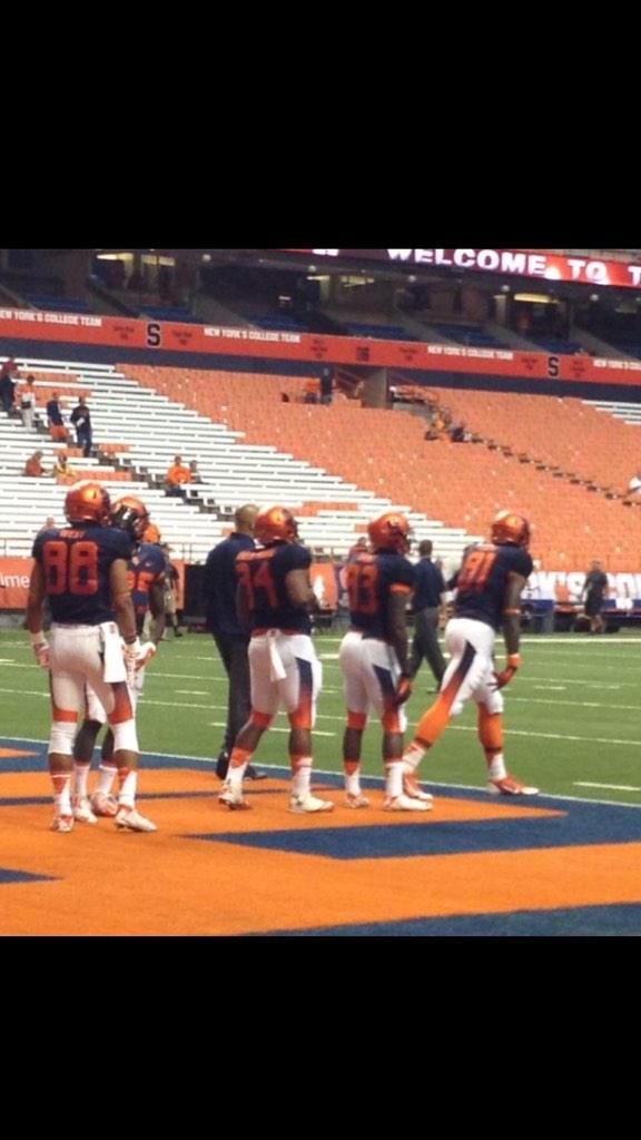 BzDhMThIUAItwvZ.jpg:large