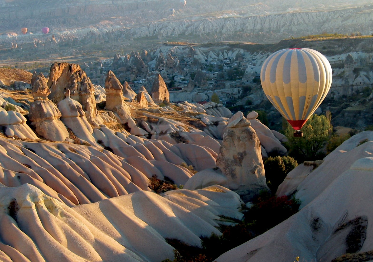 (Turkey)+-+Cappadocia+-+Land+of+fairy+chimneys+1.jpg