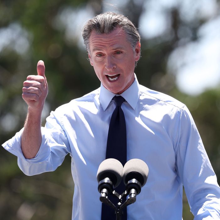 54b23eb688e1e423c110ee29de3a39d157-gavin-newsom.rsquare.w700.jpg