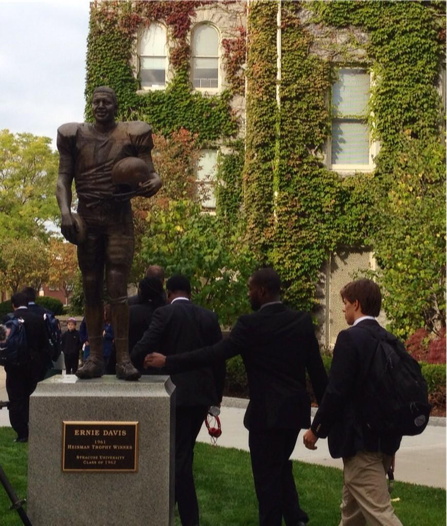 Bzq6SNBIUAI2o6y.jpg:large