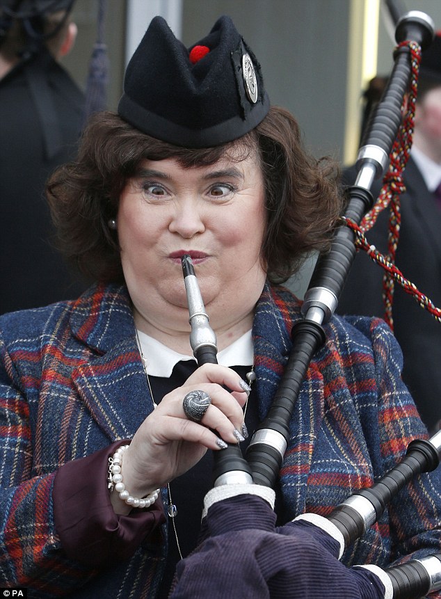 1410544147756_wps_21_Susan_Boyle_is_unveiled_a.jpg