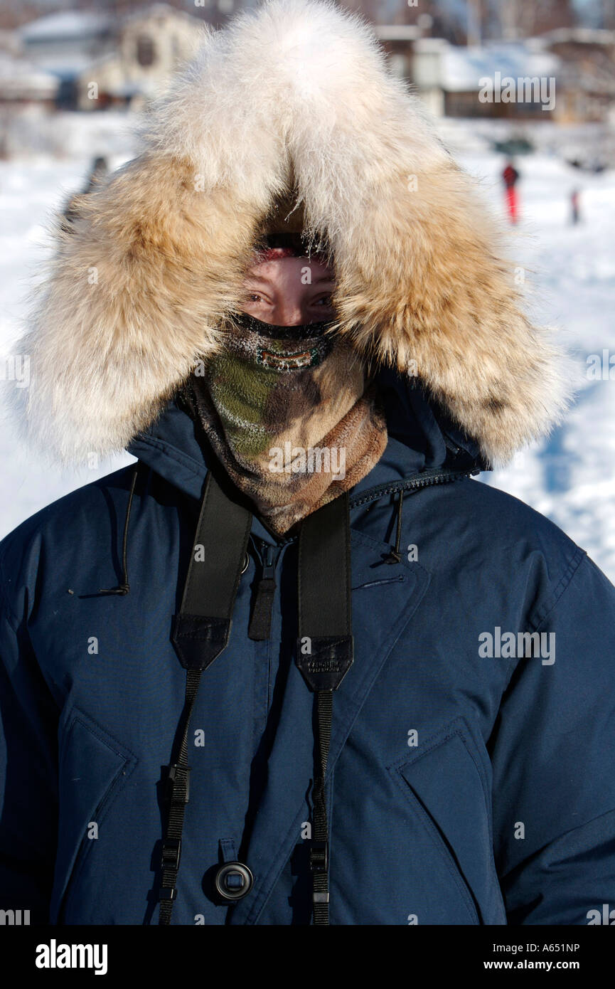 a-woman-bundled-up-against-the-cold-with-a-fur-ruff-in-fairbanks-alaska-A651NP.jpg