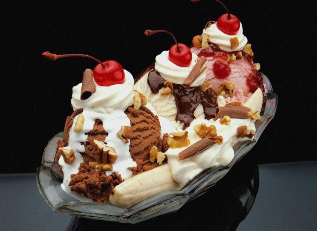 ice-cream-sundae-picture-e1374350314954.jpg