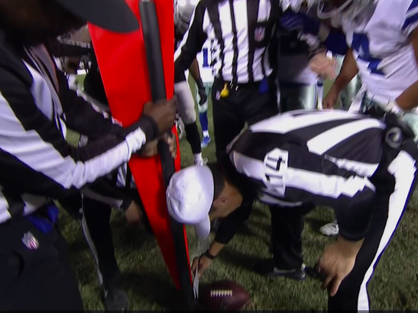 dallas-cowboys-win-game-after-ref-decided-a-crucial-4th-down-measurement-using-an-index-card.jpg