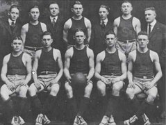 lossy-page1-239px-1917-18_Syracuse_Orangemen_basketball_team.tif.jpg