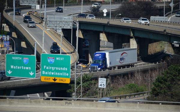 The convergence of 690 and 81 highways in Syracuse, from the rooftop of the U-Haul Building on Erie Blvd. east. May 9, 2018. Michael Greenlar | mgreenlar@syracuse.com SYR
